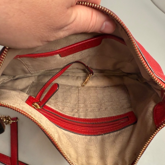 Michael Kors Jet Set Red Pebbled Leather Crossbody Bag AV-1503 Gold Chain Strap - Picture 10 of 16